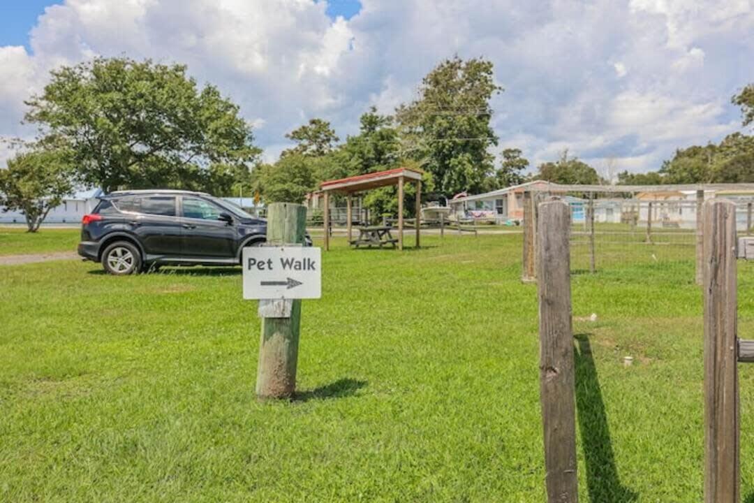 Surf City 2Br Park Home With Waterfront View And Parking Exterior photo